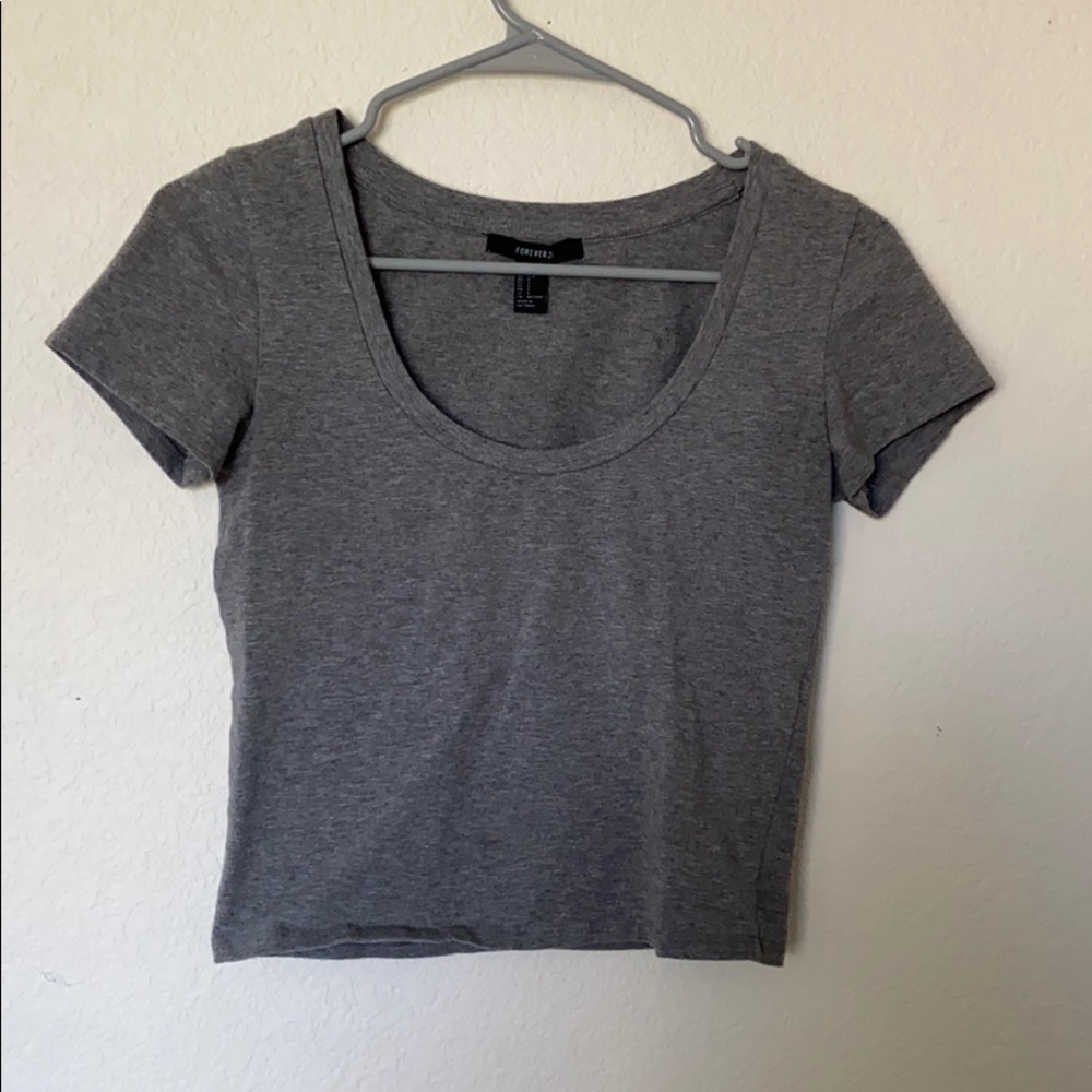 Grey cropped shirt
